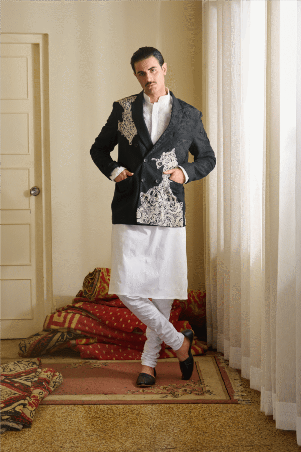APM-006 - Image 4