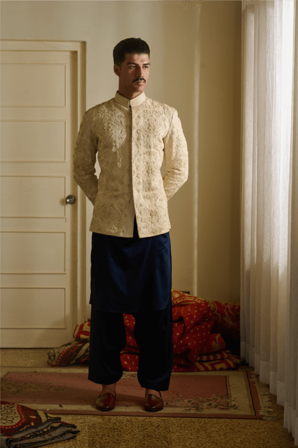 APM-007 - Image 2
